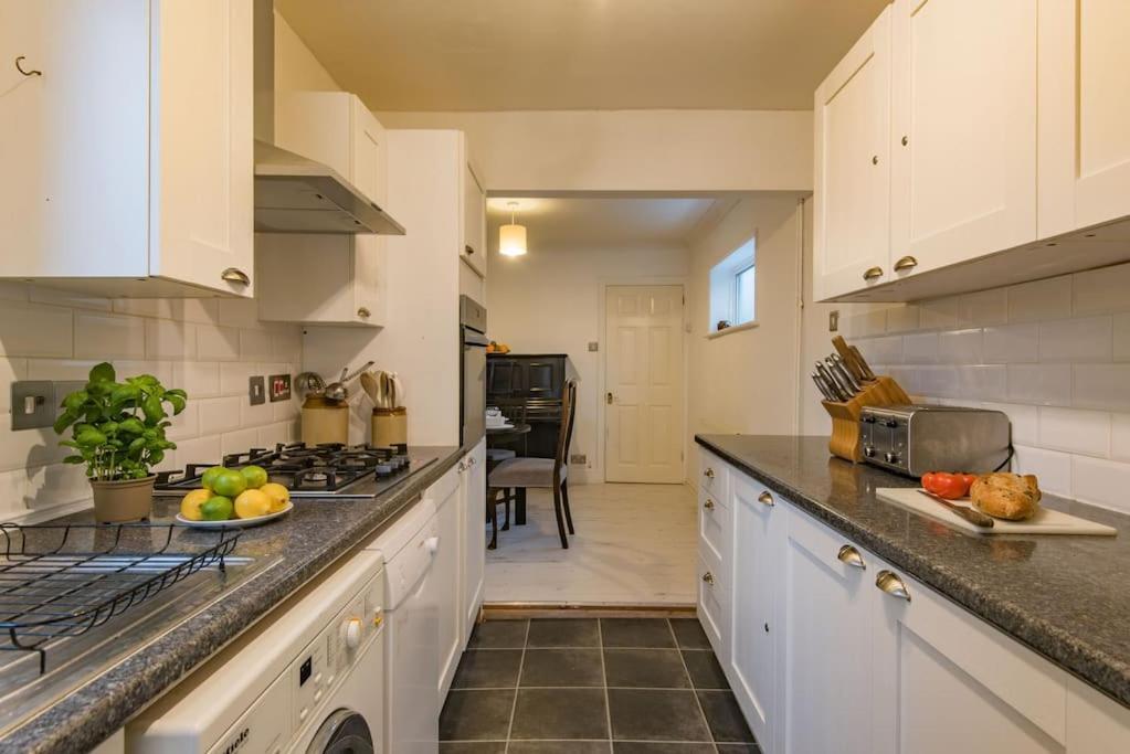 Honeysuckle Cottage وايتستابل المظهر الخارجي الصورة
