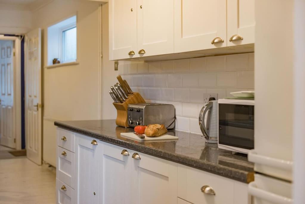 Honeysuckle Cottage وايتستابل المظهر الخارجي الصورة